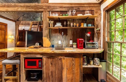 Macon Cabin | Twinkly Secluded Cabin 1BR + Loft + Trails +Grotto