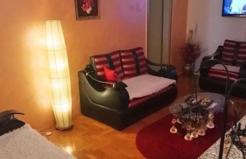 Lazarevac Apartment | Twins