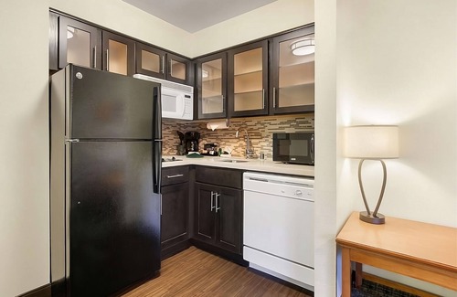 Carmel Mountain Ranch Hotel | Two 2BR Suites w/Free Breakfast - Near Rancho Bernardo Attractions, Pool!