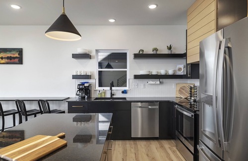 Hollister House | Two 7 bd homes w/hot tubs, sauna, & fire pits