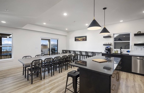 Hollister House | Two 7 bd homes w/hot tubs, sauna, & fire pits