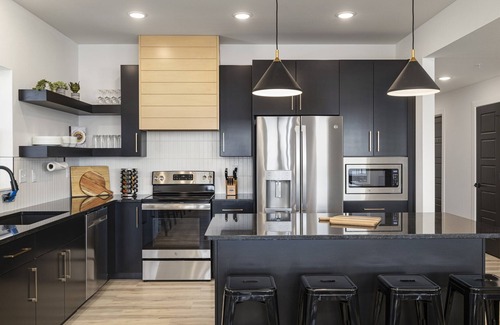 Hollister House | Two 7 bd homes w/hot tubs, sauna, & fire pits