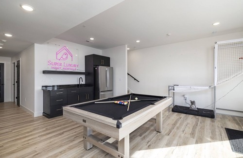 Hollister House | Two 7 bd homes w/hot tubs, sauna, & fire pits