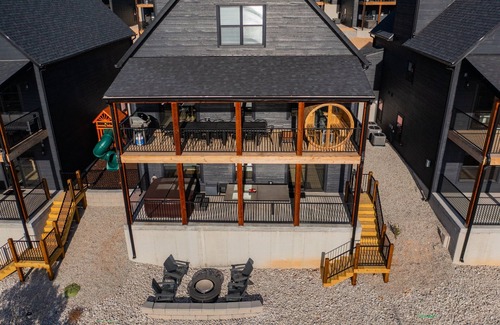 Hollister House | Two 7 bd homes w/hot tubs, sauna, & fire pits