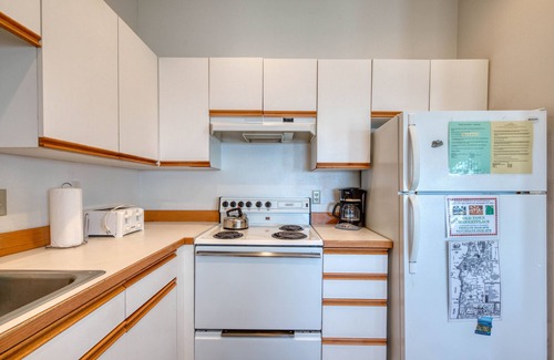 Bandon Condo | Two adjacent near beach condos w/gorgeous ocean views - dogs are OK