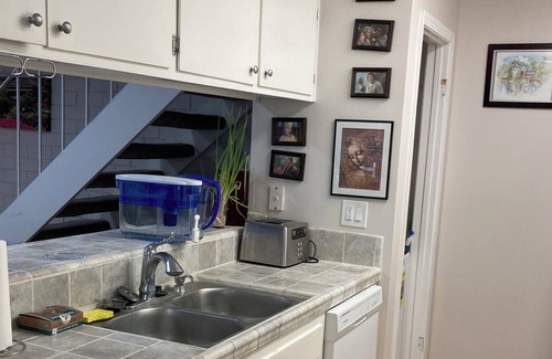 Sacramento Apartment | Two bedroom and one bath are available in this beautifully furnished home.