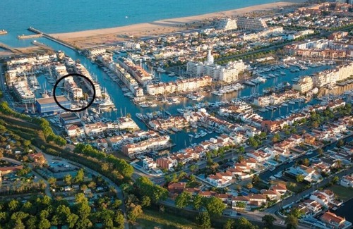 Empuriabrava Apartment | Two bedroom apartment 5 minute walk from the beach