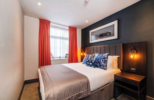 RopeWalks Apartment | Two Bedroom Apartment 305 (Sleeps 6)