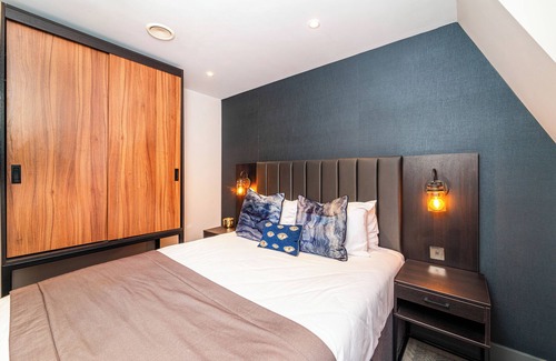 RopeWalks Apartment | Two Bedroom Apartment 305 (Sleeps 6)