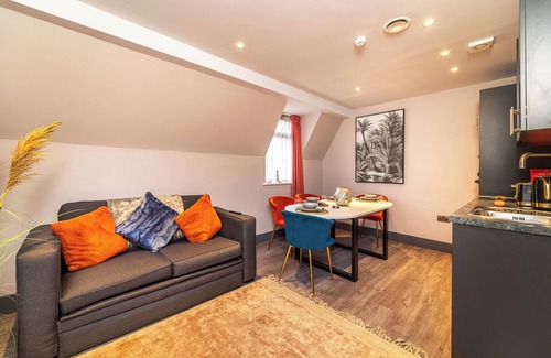 Chinatown Apartment | Two Bedroom Apartment 206 (Sleeps 7)