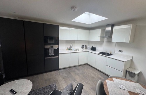 Farnham Common Apartment | Two-Bedroom Apartment