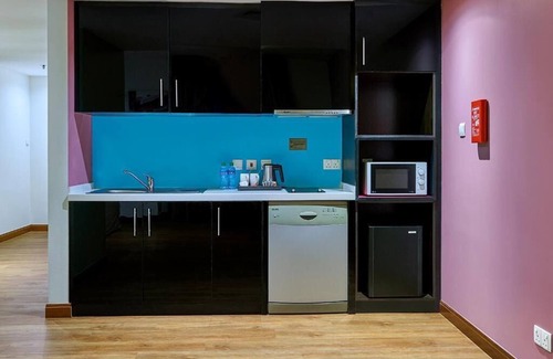 Dubai Marina Hotel | Two Bedroom Apartment Near British Orchid Nursery By Luxury Bookings