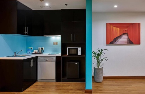 Dubai Marina Hotel | Two Bedroom Apartment Near British Orchid Nursery By Luxury Bookings
