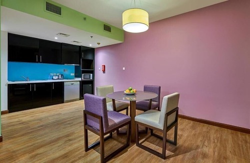 Dubai Marina Hotel | Two Bedroom Apartment Near British Orchid Nursery By Luxury Bookings