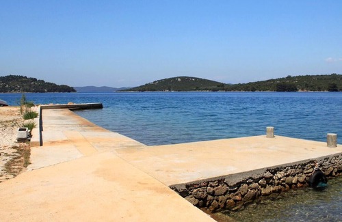 Luka Apartment | Two bedroom apartment near beach Luka, Dugi otok (A-8182-a)