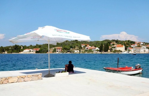 Luka Apartment | Two bedroom apartment near beach Luka, Dugi otok (A-8182-a)