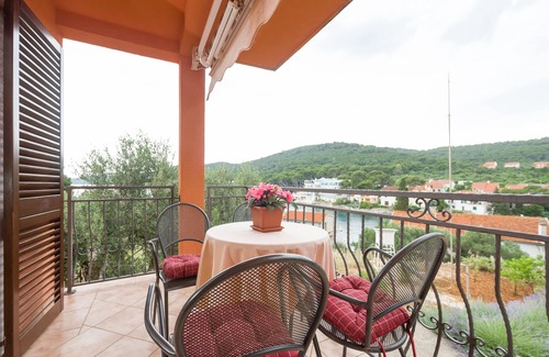 Bozava Apartment | Two bedroom apartment with terrace and sea view Božava, Dugi otok (A-8124-b)