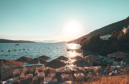 Neum Apartment | Two-bedroom App with Sea View 1