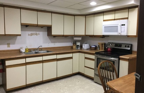 College Apartment | Two bedroom daylight basement apartment on 1 1/2 acres near University