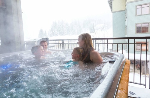 Rossland Condo | Two Bedroom + Den | Sleeps 4-6 | Slalom Creek Condos