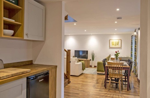 Carsington House | Two-bedroom, dog-friendly cottage on the Stainsborough Hall Estate