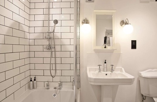 Carsington House | Two-bedroom, dog-friendly cottage on the Stainsborough Hall Estate