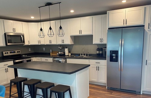 Middlebury Apartment | Two Bedroom East Middlebury Apartment miles from Middlebury College