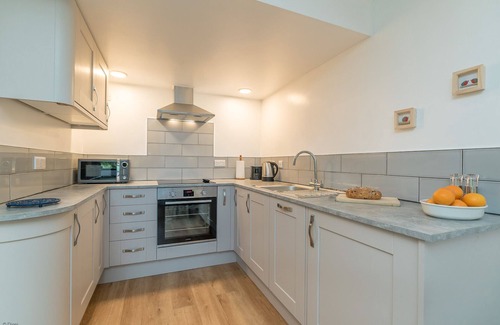 Criccieth Cottage | Two Bedroom Holiday Cottage On The Banks of The River Dwyfor | Melin-Dwyfor