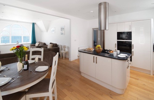 Mortehoe Apartment | Two bedroom holiday apartment overlooking Woolacombe Beach.