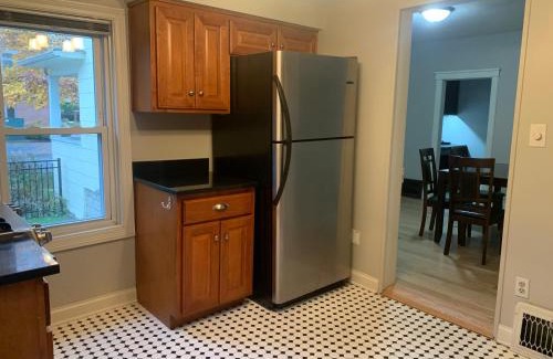 Naperville House | Two Bedroom Home in Downtown Naperville
