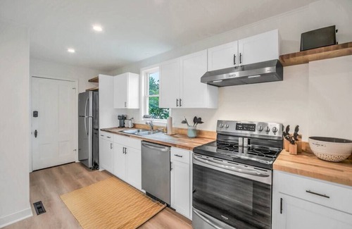 Augusta Apartment | Two Bedroom modern apartment