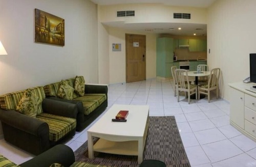 Al Mankhool House | Two Bedroom Near Burjuman Metro Station By Luxury Bookings