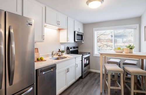 Narragansett Pier Apartment | Two Bedroom Ocean View Apt. w/ Sofa Bed - 1st Floor