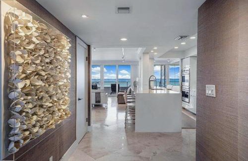 Palm Beach Apartment | Two Bedroom Oceanfront Condo in Palm Beach