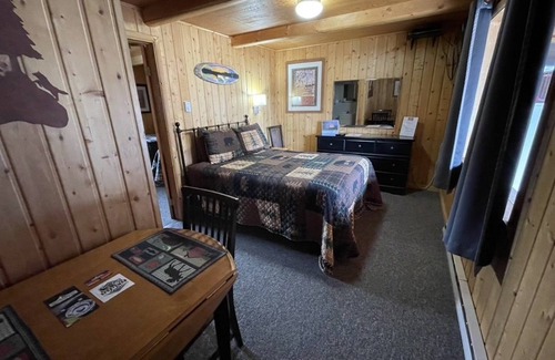 Melrose House | Two Bedroom Suite - Montana Mountain Views