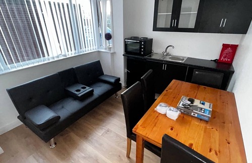 North Shore Hotel | Two-Bedroom suite with Kitchenette 5 mins walk to the sea