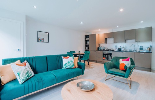 Exeter Apartment | Two Bedroom Urban Retreat in the Heart of Exeter