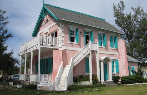 Governor's Harbour House | Two Bedroom with Loft directly on World Famous French Leave Beach