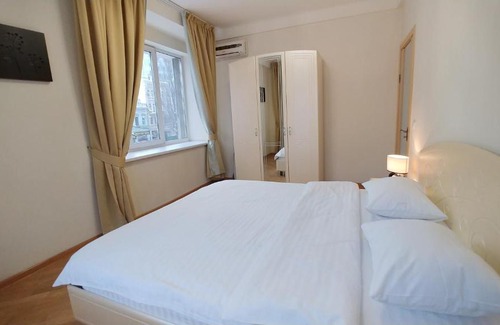 Besarabka Apartment | Two bedrooms. Lux. 54 Khreshchatyk. Bessarabska square