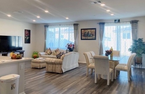 Riverside House | Two Bedrooms On The First Floor : Big Master Room With Separate Bathroom