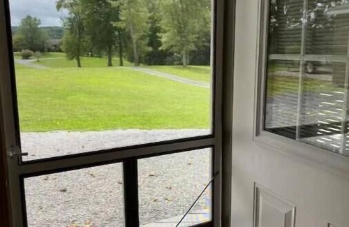 Abingdon Cabin | Two BR Cabin next to Creeper Trail