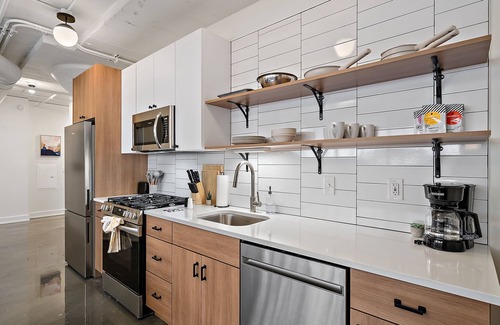 Warehouse District Apartment | TWO CozySuites NLG - Modern condo 12 and 8