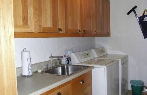 Jasper Cabin | TWO FOR ONE ON RIVER! Modern house and apartment, 9 beds/6 sleeping areas/4 ba