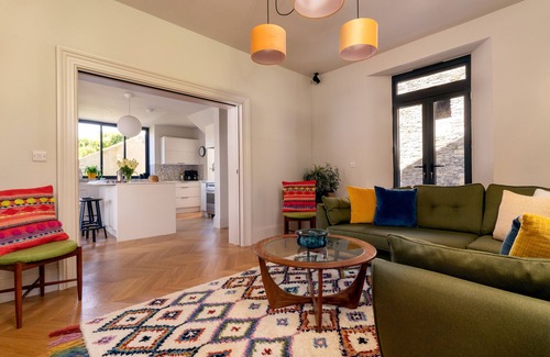 Dartmouth Ski Chalet | Two Guns - Stylish town house with stunning river views