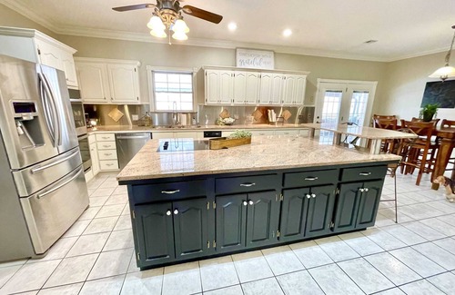 Fayetteville House | Two houses, 8 bedrooms, 4 King beds, 7400 sq ft.