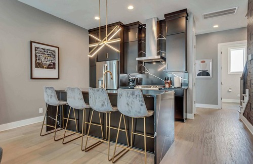 South Nashville House | *Two Huge Brand New Homes*Downtown View*21+ BEDS*