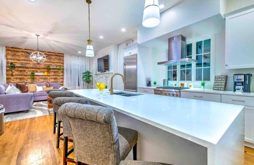 Hillsboro West End House | Two huge luxury homes-26 beds! Game room/rooftop!