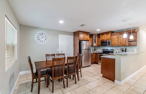 Bearss Plaza House | TWO King Bed Home Near USF