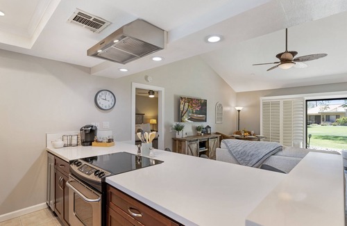 Palm Desert Condo | Two King 👑 Suite,🌴Cozy Palm Desert Condo Getaway ♥️ Great for Extended Stays!