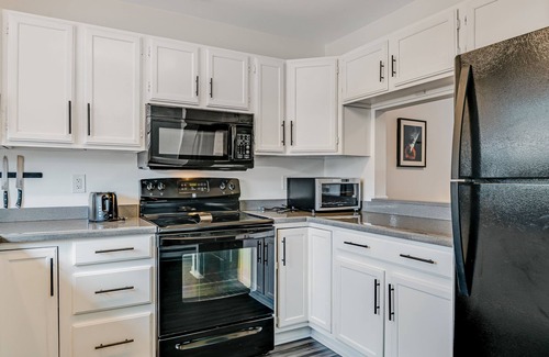 Pagosa Springs Condo | Two-Level Condo w/Mountain View, Wood Stove, WiFi, Laundry & Central Location